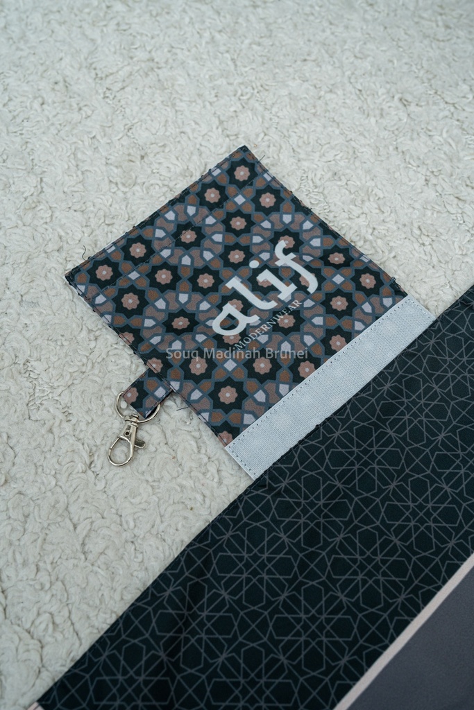 UST Alif 33 2