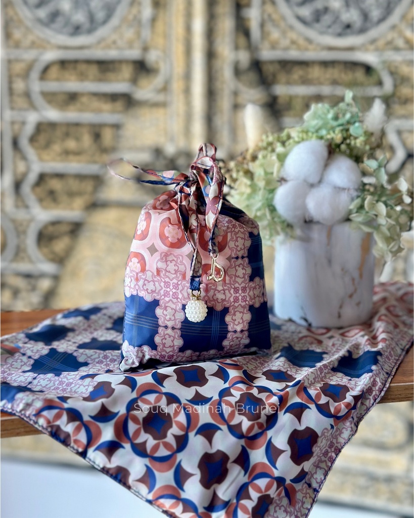 TT Alif Motif : Kinanti