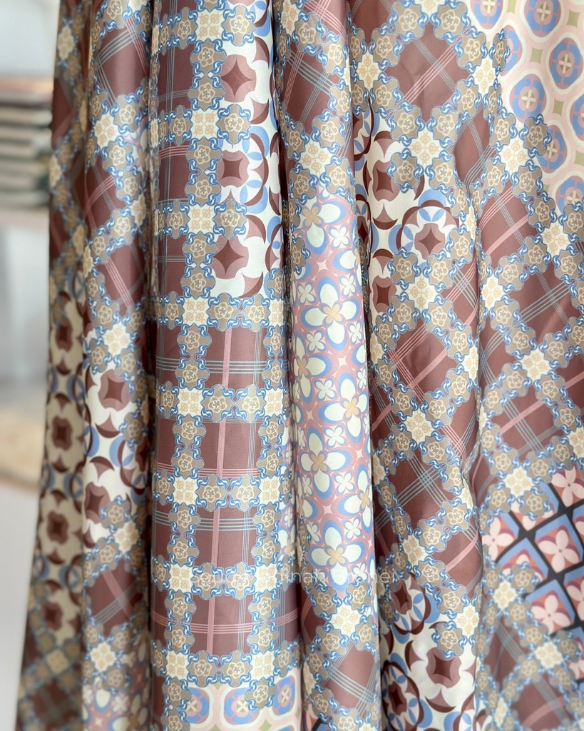 TT Alif Motif : Laksmi