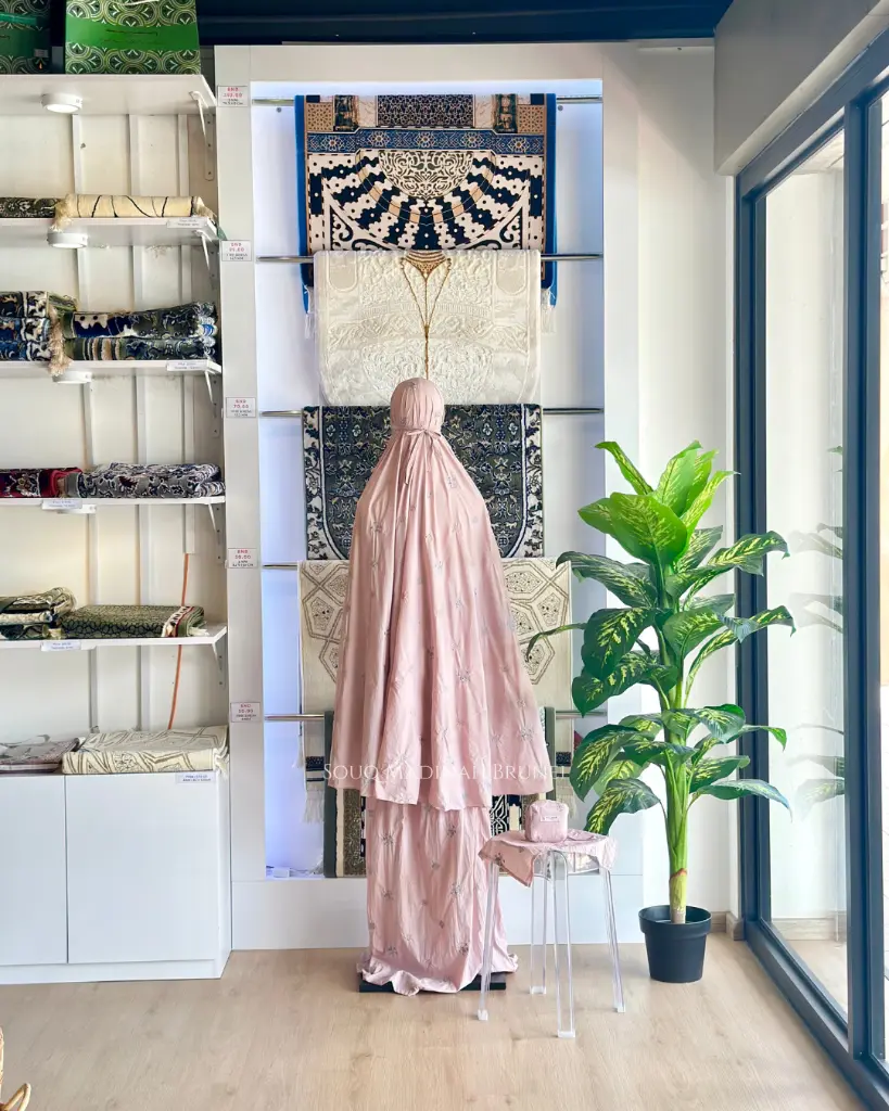 02Pink - 02.webp