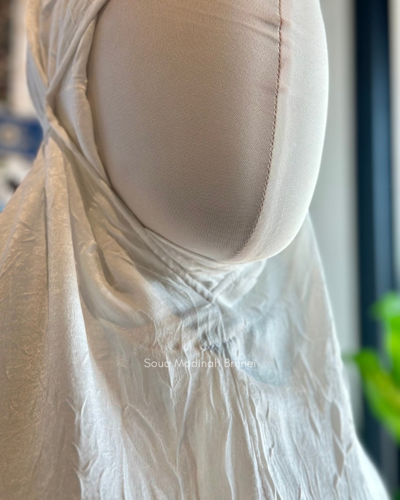 TT Rianti : White4