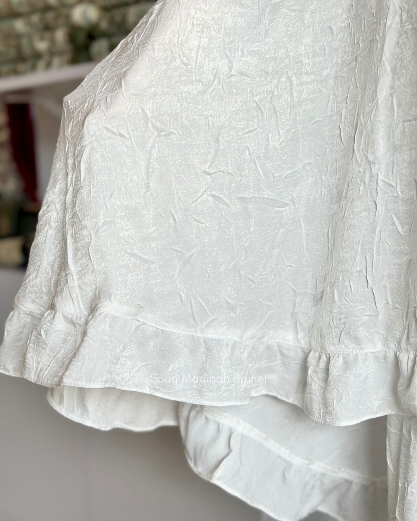 TT Rianti : White8