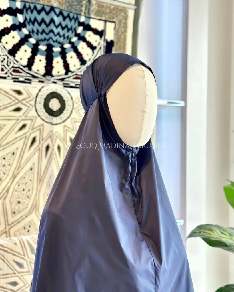 TT Kirana Plain : Navy Peony