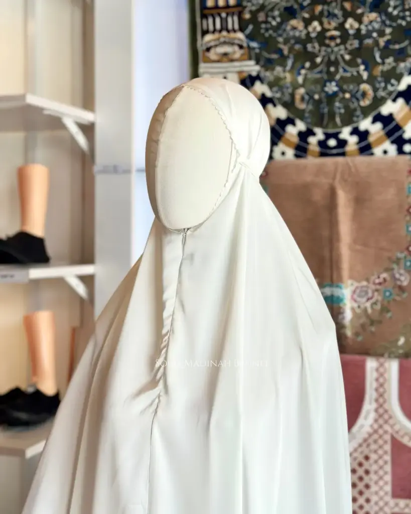 TT Humaira : White