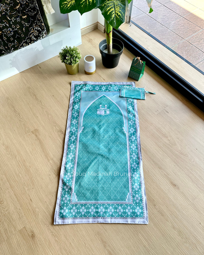 UST Lutfiyya : 24